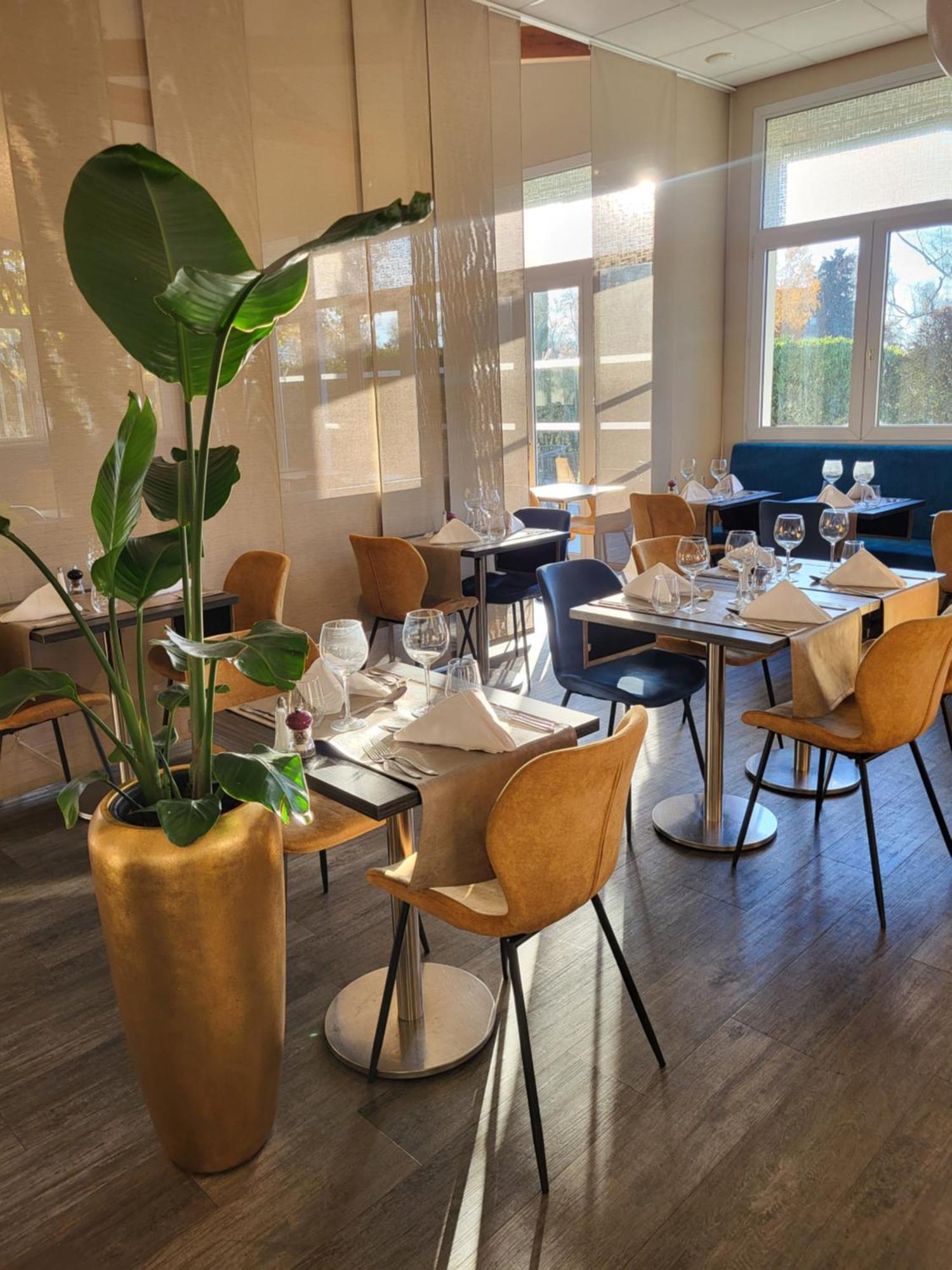 Hotel Restaurant Du Parc Saumur Logis Elegance Exterior foto
